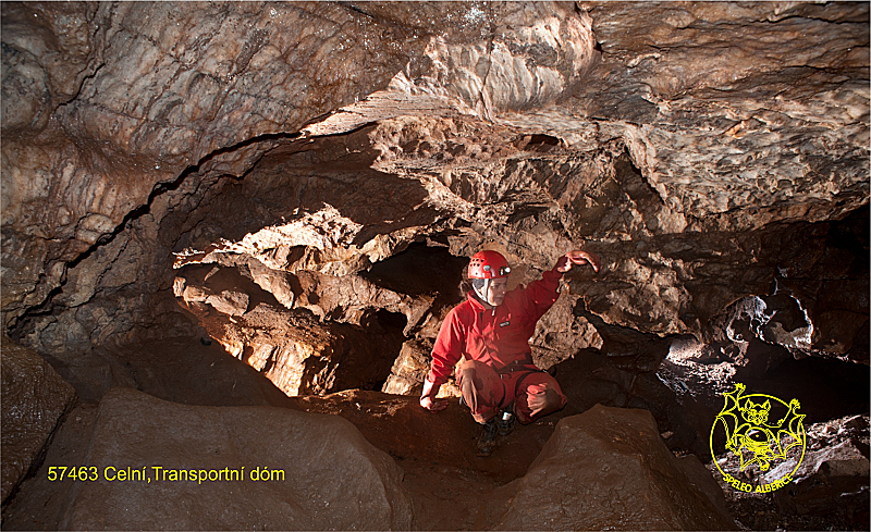 Nejhezčí prostora v Celní jeskyni je Transportní dóm s členitým stropem - kliknutím zvětšíte